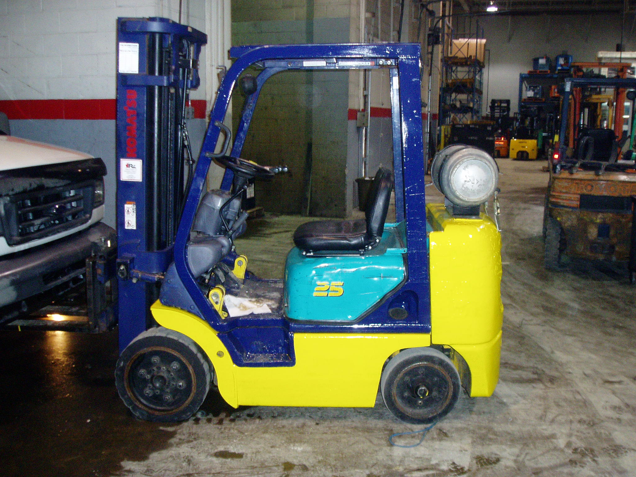 Komatsu Cushion Tire Forklift Ri Go Lift Truck Ltd