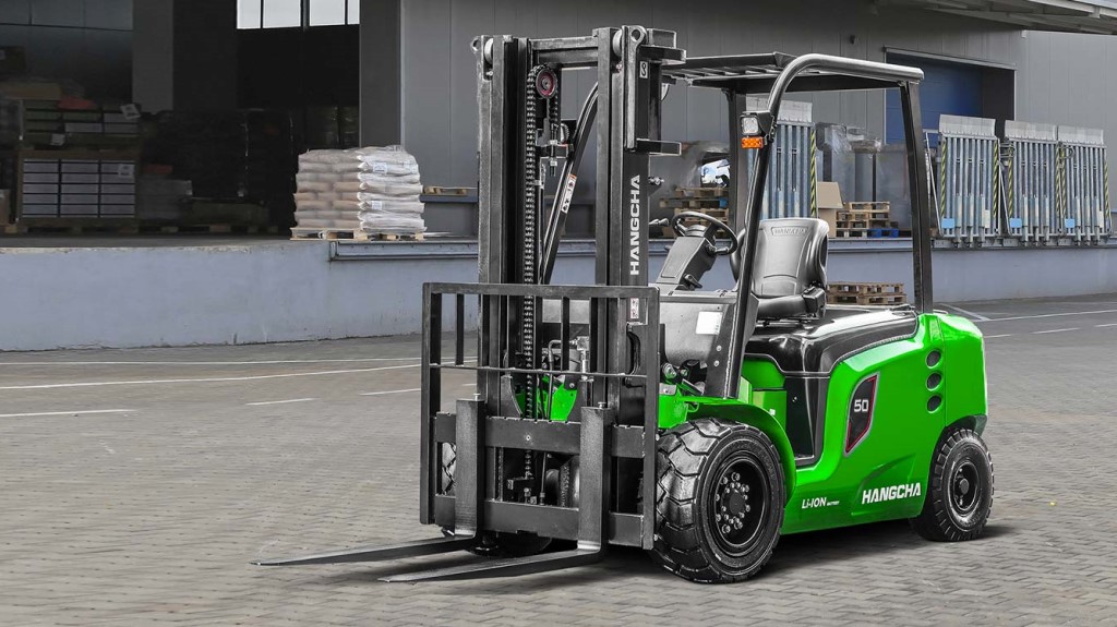 Electric Lithium-ion Pneumatic Tire Forklift 